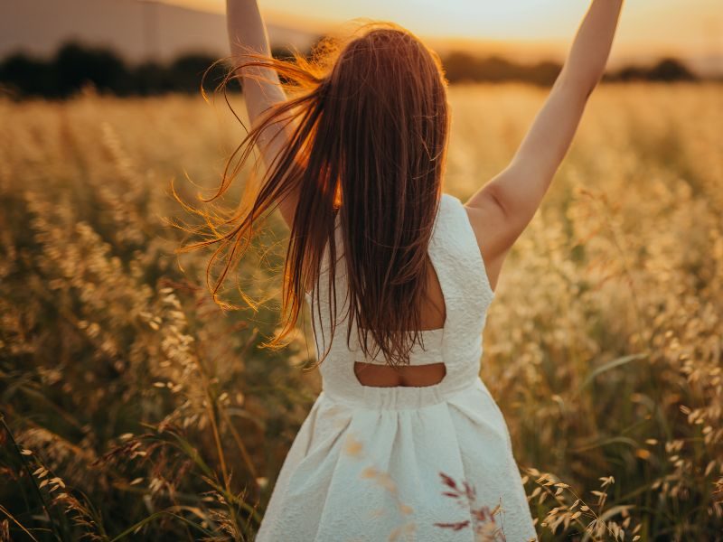 Lyme-Disease-600×800 A woman with Lyme Disease running through a field.